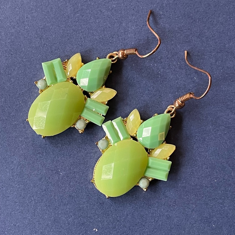 Drop earrings multi-green resin bead